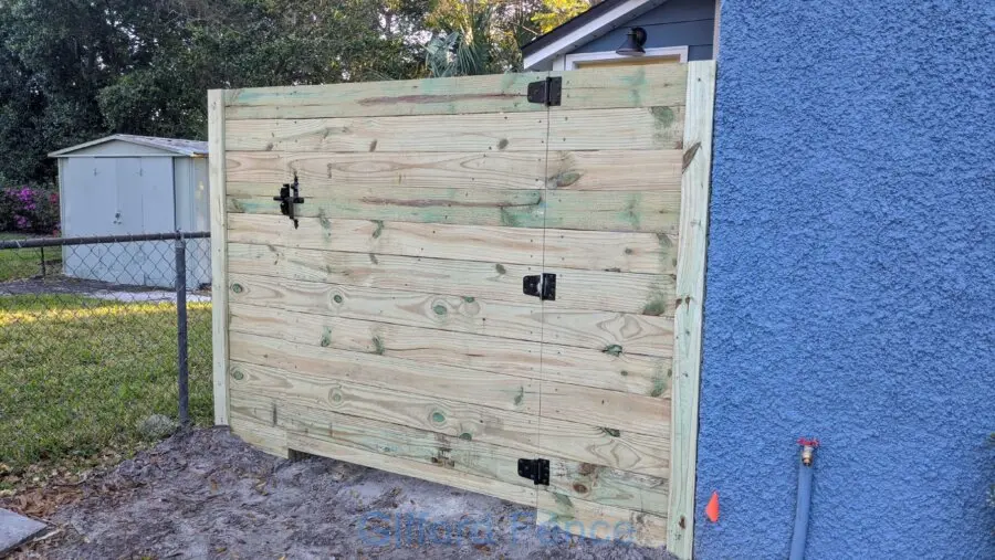 Horizontal Board Wood Gate in Orlando FL by Gifford Fence