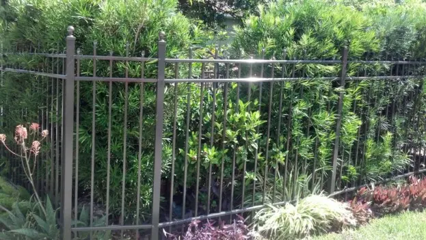 Bronze Alternating Spear Aluminum Fence