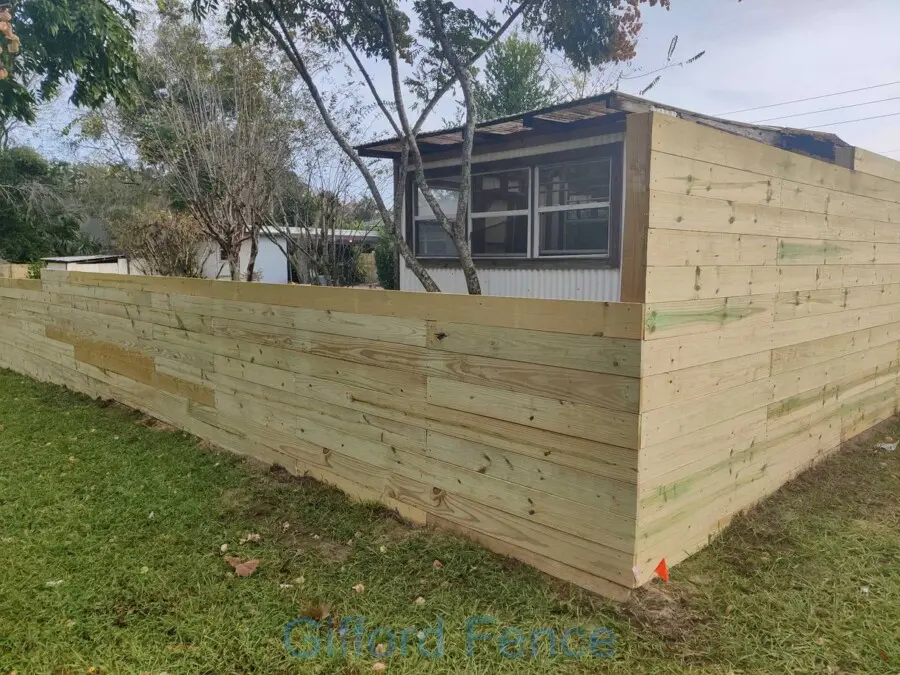 Staggered Hroizontal Board Fence